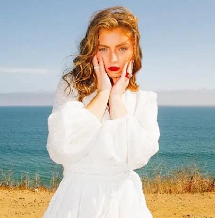 Amanda Pavillard (Instagram Star) Wiki, Boyfriend, Height & More