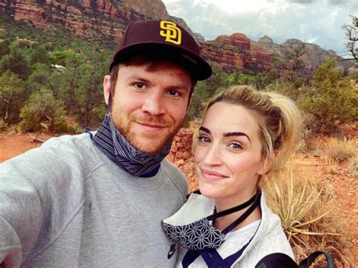 Brianne Howey Wiki, Age, Husband, Boyfriend, Height, Net Worth & Instagram