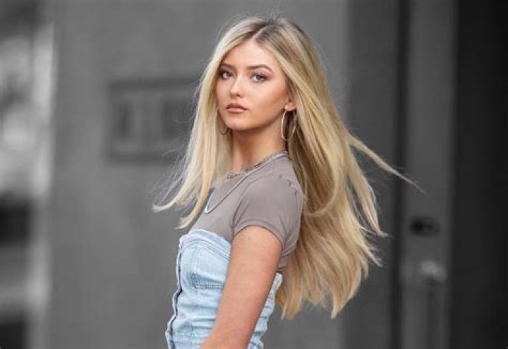 Emily Dobson Wiki, Bio, Boyfriend, Net Worth, Siblings, Age & More