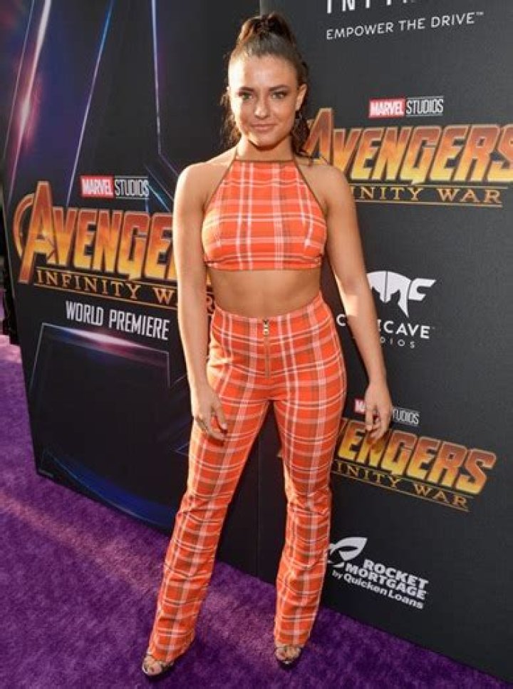Jade Chynoweth Height Weight Bra Size Body Measurements Age Facts