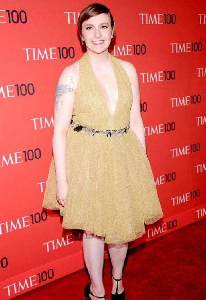 Lena Dunham Height Weight Body Measurements Bra Size Age Facts
