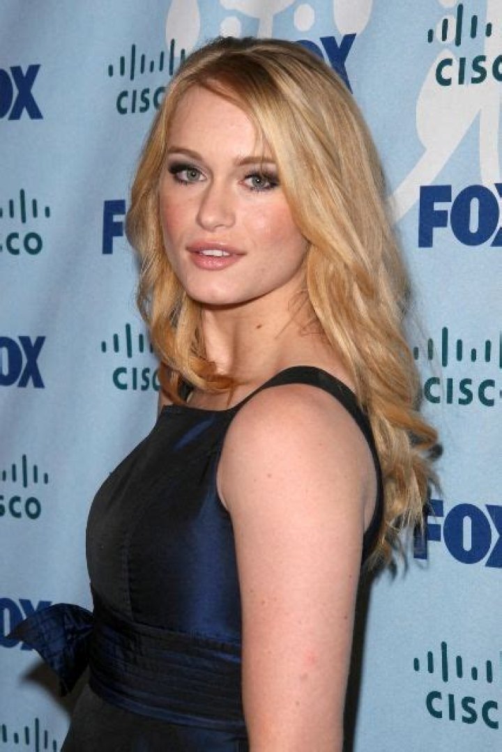 Leven Rambin Bra Size, Age, Weight, Height, Measurements