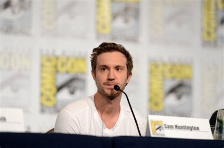 Sam Huntington Net Worth