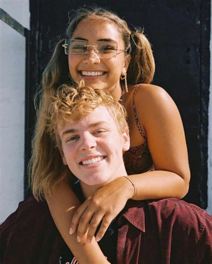 Sienna Mae Gomez Wiki, Height, Net Worth, Boyfriend & Age